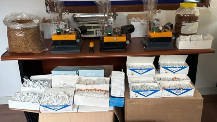 14 Bin 100 Makaron Ele Geçirildi