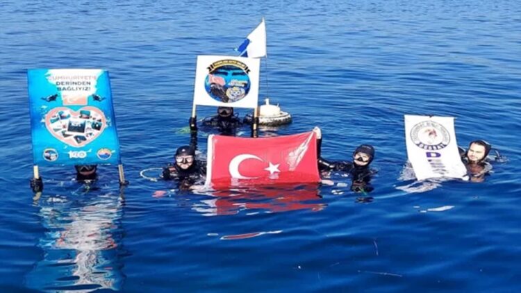 35 Dalgıç Cumhuriyet’in 100. Yılı İçin Dalış Gerçekleştirdi