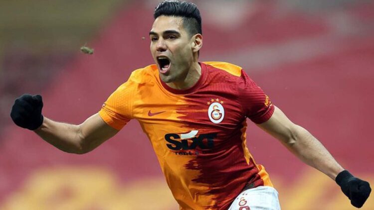 37’lik Yıldız Yeniden Galatasaray’a Dönmek İstiyor! Aslan Pusuda, Taraftar Şaşkın