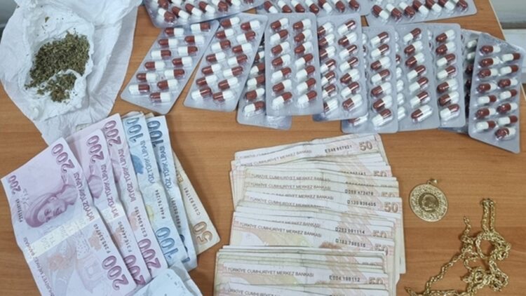 505 Uyuşturucu Hapla Yakalanan Şüpheliler Tutuklandı