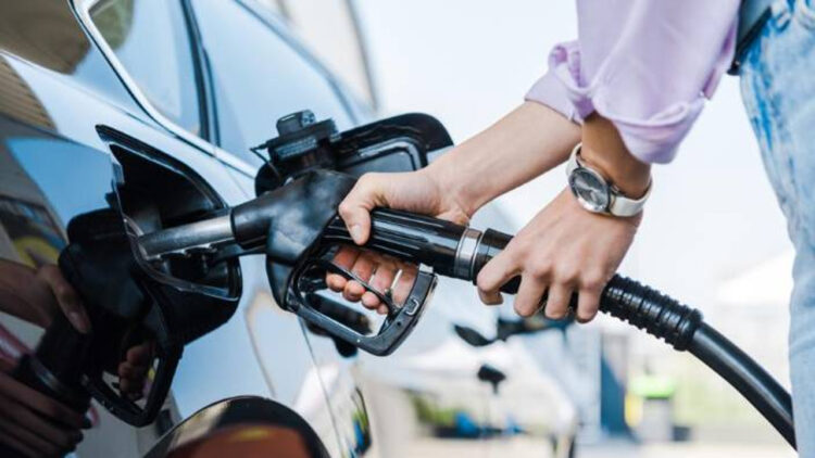 6 Ekim’de Benzine Bir İndirim Daha Bekleniyor! Ne Kadar İndirim Olacak?