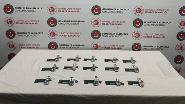 7.5 Milyon Lira Değerinde Saat Kaçakçılığı Engellendi