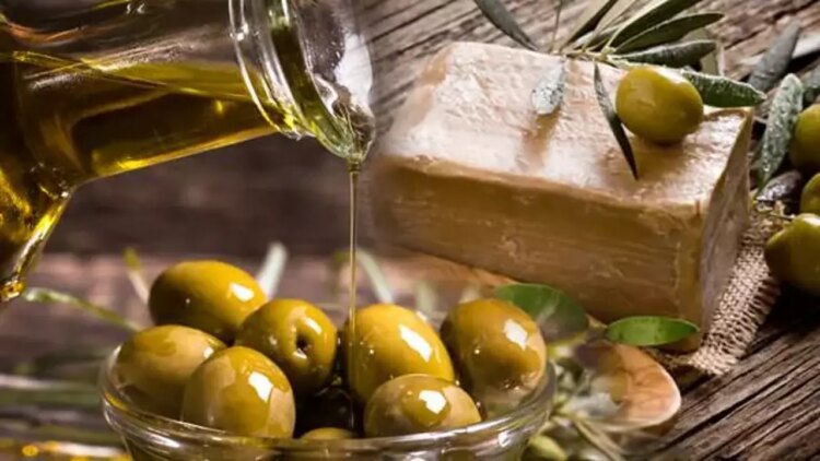 Altın Değerinde Formül! Zeytinyağının Saçtaki Mucizevi Etkisi