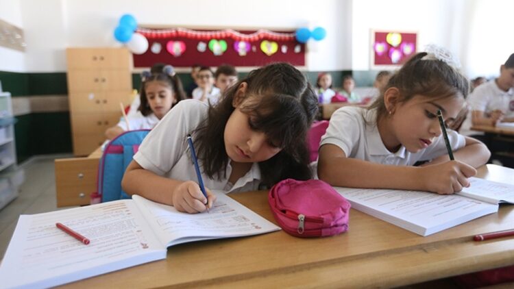 Ara Tatil Son Dakika Gelişmesi: Ara Tatil Kalkacak Mı? Tekin İşaret Etti