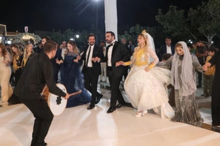 Aşiret Düğününde Geline 4 Kilo Altın Takıldı