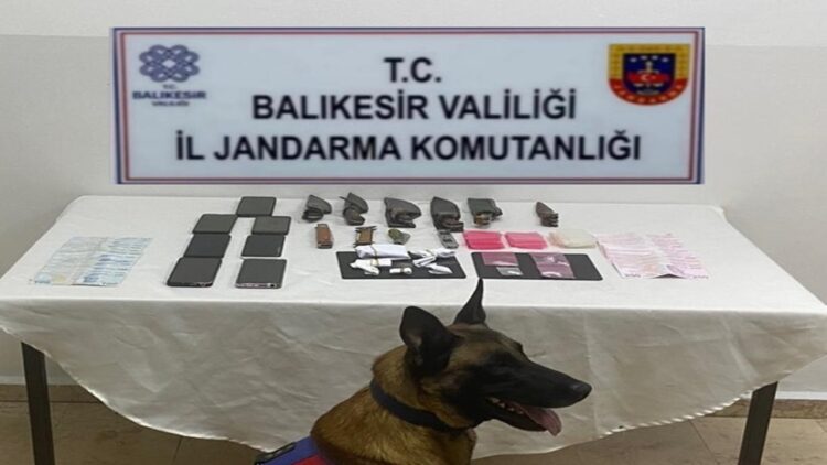 Balıkesir’de Uyuşturucu Ticareti Operasyonu: 10 Zanlı Gözaltında!
