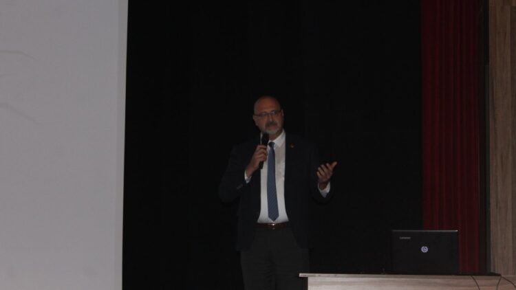 Biga’da Deprem Riski Ve Farkındalık Paneli Düzenlendi