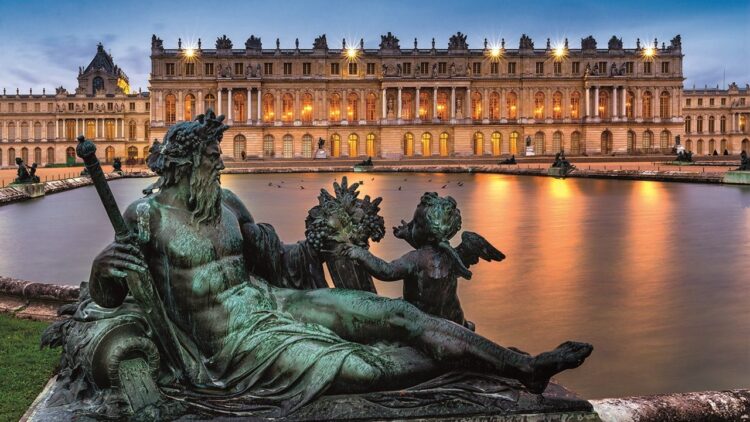 Bomba İhbarı Alındı: Paris’teki Versay Sarayı Tahliye Edildi