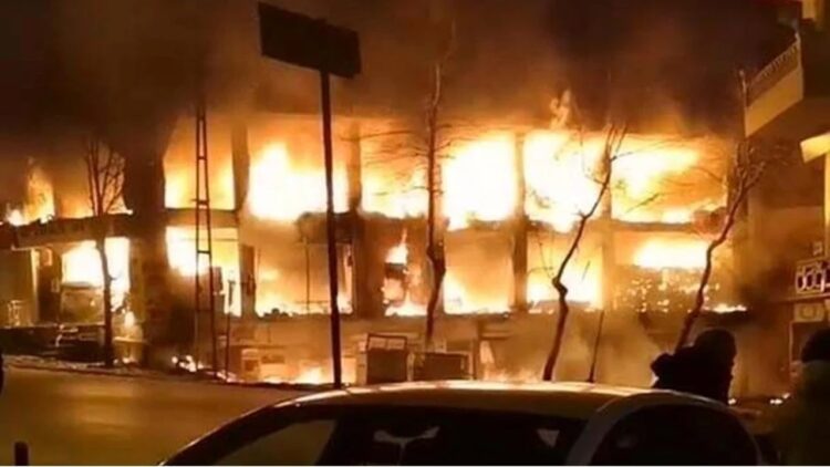 Boya Üretimi Yapan İş Yerinde Yangın