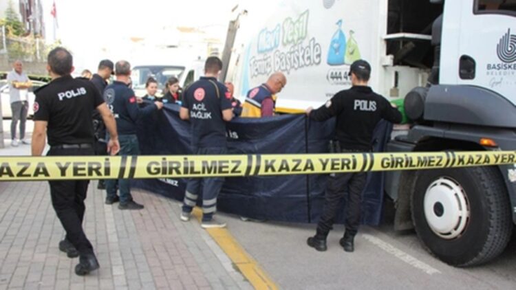 Çöp Kamyonu Çarptığı Kadın Hayatını Kaybetti