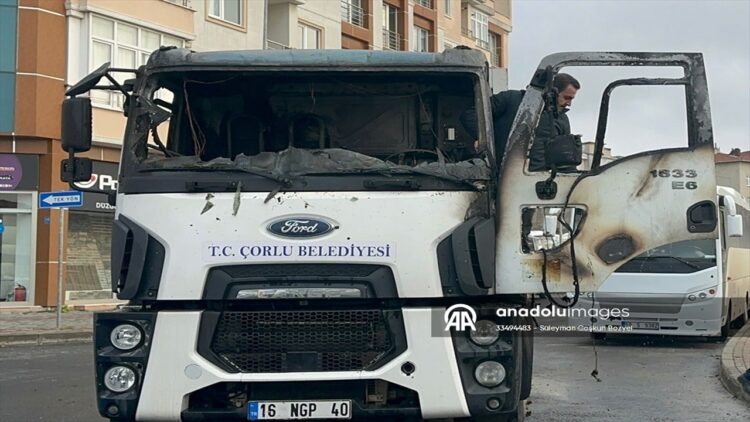 Tekirdağ’da Çöp Kamyonunda Çıkan Yangın Söndürüldü