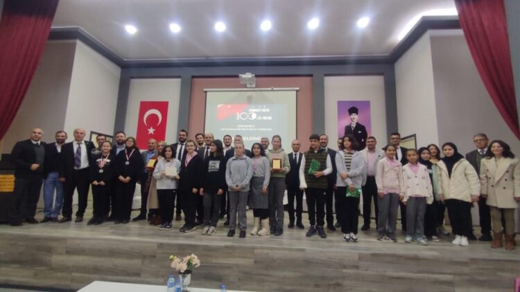 Cumhuriyetin 100. Yıl Etkinlikleri Kapsamında Bilgi Yarışması Düzenlendi