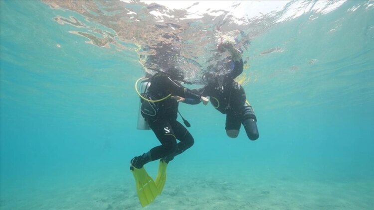 Dalgıçlar Deniz Altında Depreme Yakalandı! Korkutan Anlar Kameralara Yansıdı