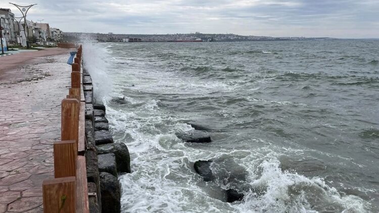 Deniz Ulaşımına Poyraz Engeli