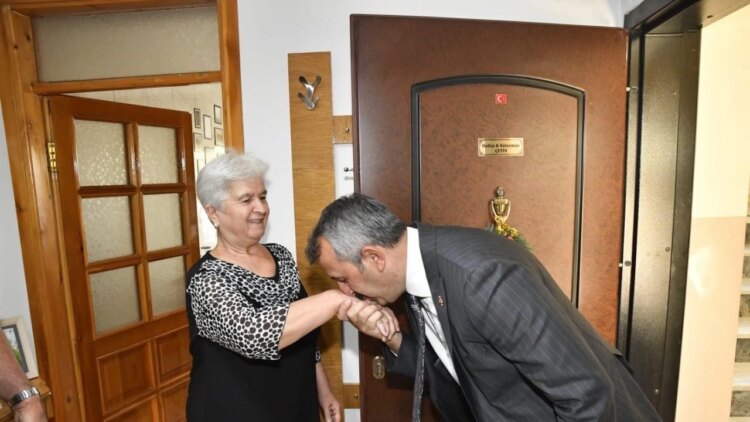 Edirne Valisi Yunus Sezer’in İlk Ziyareti Şehit Ailesine Oldu