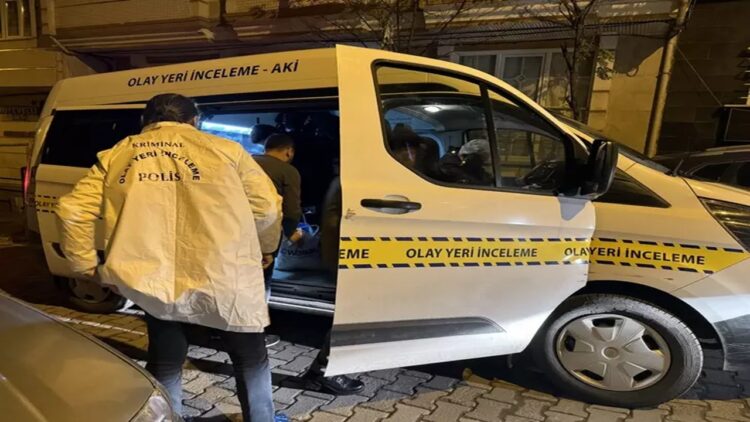 Esenyurt’ta Eski Eşini Bıçakla Yaralayan Kişi İntihar Etti