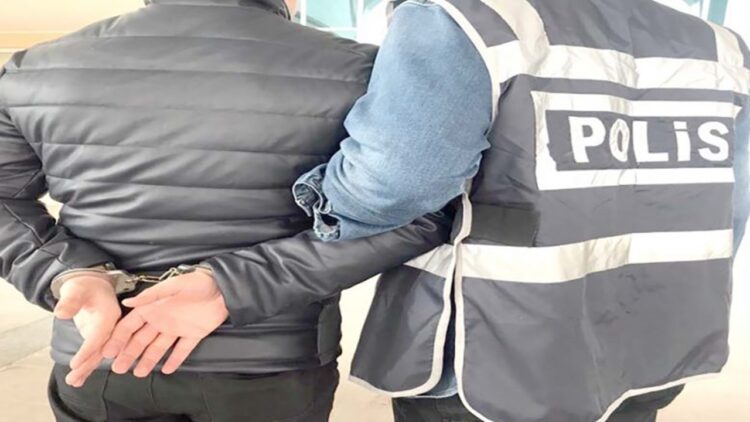 Evinde Uyuşturucu Üretimi Yapan Şahıs Yakalandı