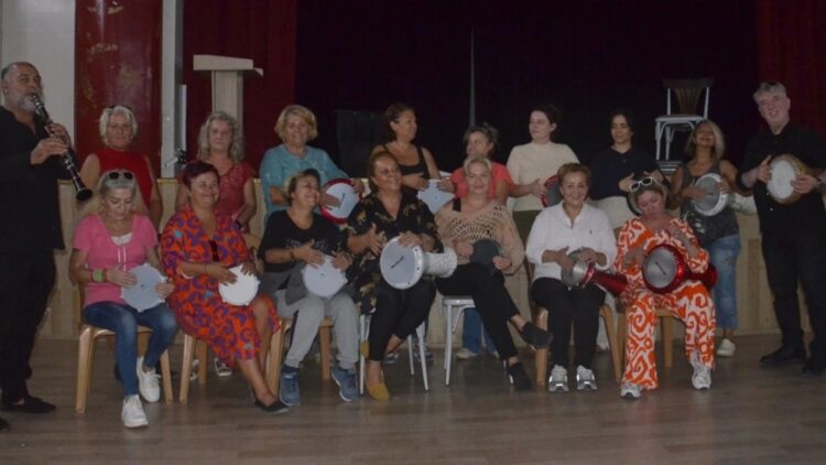 Gelibolu Kadınlarından Ritim Dolu Destek