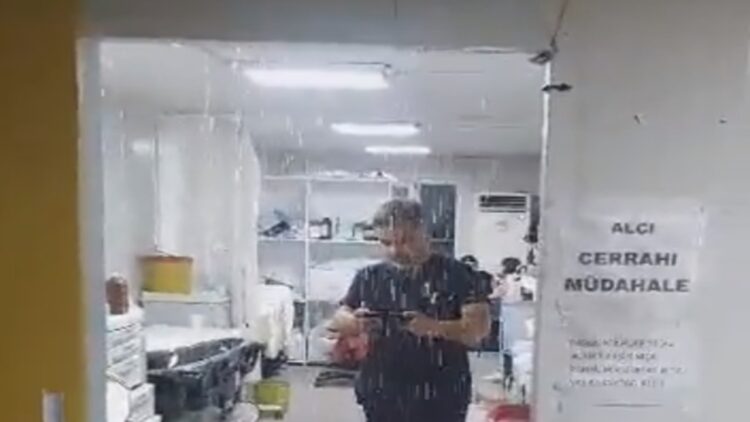 Hatay’da Şiddetli Yağıştan Dolayı Sahra Hastanesini Sular Bastı