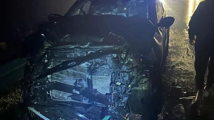 İki Otomobil Çarpıştı: 7 Kişi Yaralandı