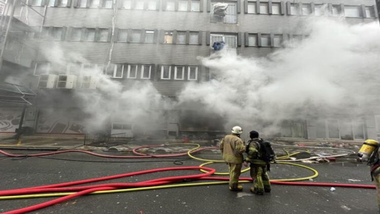 İş Yerinin Deposunda Çıkan Yangın Söndürüldü