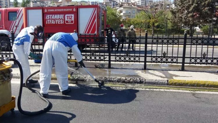 İstanbul’da Kimyasal Sıvı Nedeniyle Cadde Kapatıldı