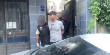 İzmir’deki FETÖ Operasyonunda 16 Tutuklama