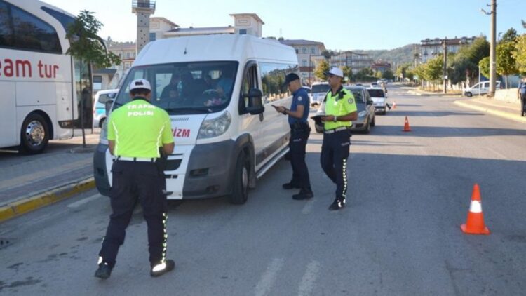 Karamürsel’de Okul Servisi Denetimleri Hız Kesmiyor!