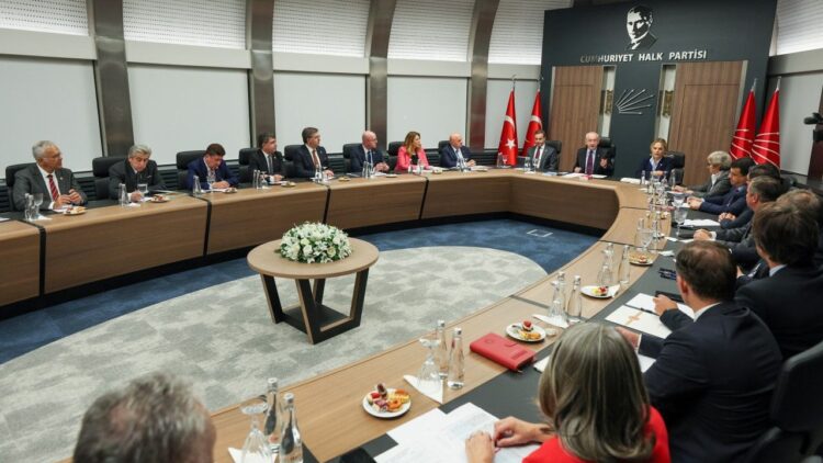 Kılıçdaroğlu’nun Milletvekili Mesaisi Sürüyor