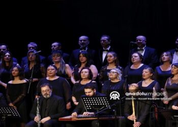 Kocaeli’de Türk Halk Müziği Korosu Konser Verdi