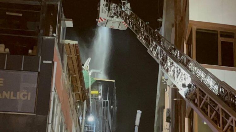 Kocaeli’de lokantanın bacasında çıkan yangın söndürüldü
