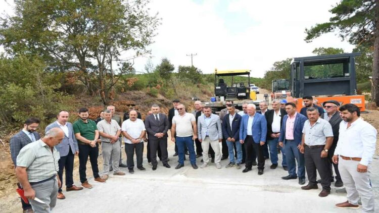 Lapseki’de 8 Kilometrelik Yol Yapım Çalışmaları Hızla Devam Ediyor