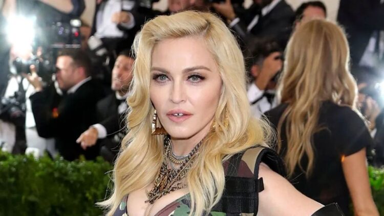 Madonna Apar Topar Yoğun Bakıma Kaldırıldı