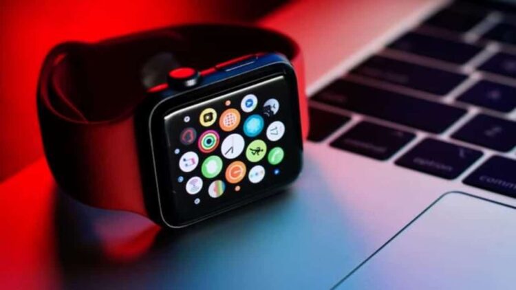 MicroLED Apple Watch Ertelendi