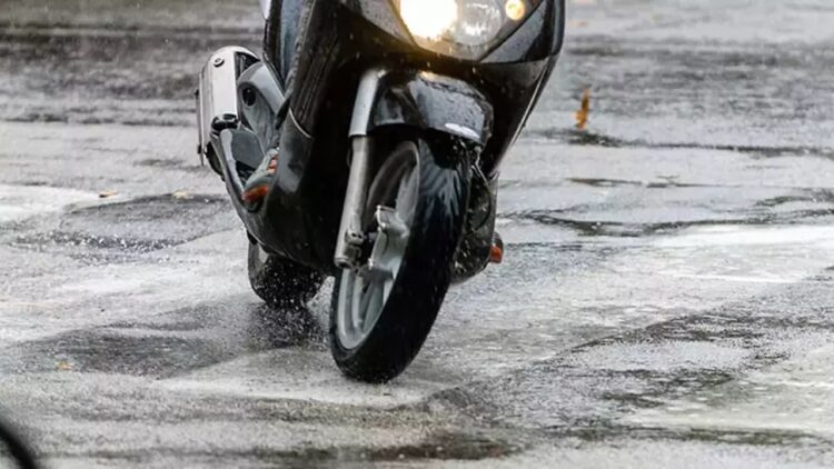 Motosiklet Ve Elektrikli Bisikletlere Getirilen Trafiğe Çıkış Yasağı Kaldırıldı