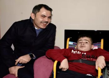 İBB Başkan Adayı Kurum 11 yaşındaki Engelli Furkan Tan’ı Evinde Ziyaret Etti