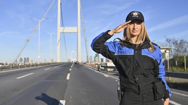 Mustafa Kemal Atatürk Polisler Tarafından Anıldı