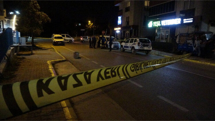 Önce Kadını Vurdu Sonra Kendini