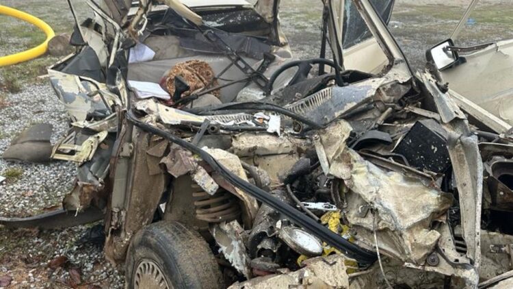 Otomobil Çekiciye Çarptı: 2 Kişi Öldü