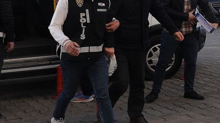 Otomobilde Ele Geçen 150 Gram Metamfetaminle İlgili 2 Tutuklama