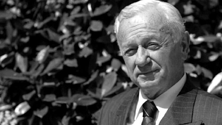 Prof. Dr. Nevzat Atlığ Vefat Etti