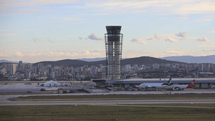 Sabiha Gökçen Havalimanı’nda Yeni Pist İnşaatı Tamamlandı
