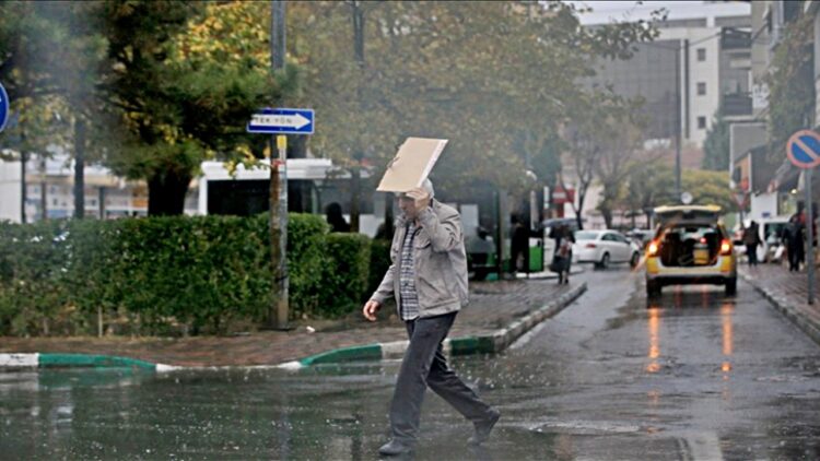 Sağanak Yağışın Etkili Olduğu Trakya’da Yaşam Olumsuz Etkilendi