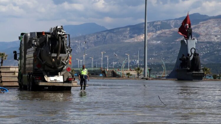 Sahil Tekrar Sular Altında Kaldı