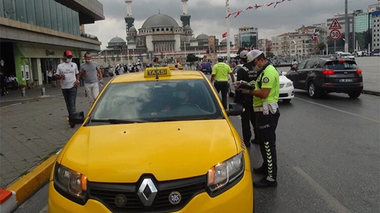 Taksiler Denetlenmeye Devam Ediyor