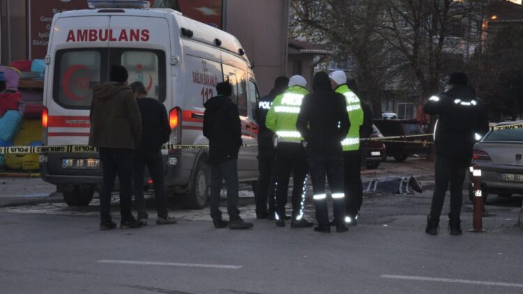 Tanker Yayaya Çarptı: Yaya Hayatını Kaybetti