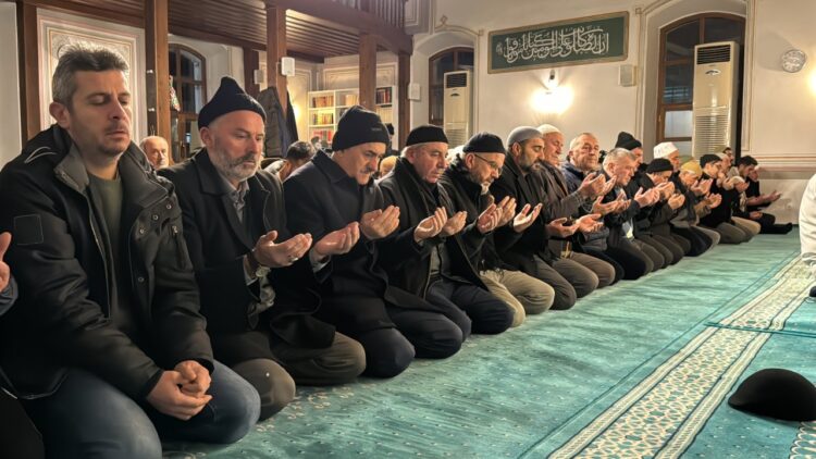 Tekirdağ’da Camilerde Şehitler İçin Dua Edildi