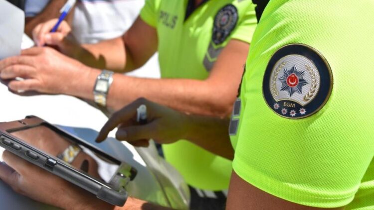 Trafiği Tehlikeye Düşüren Sürücüye 35 Bin 119 Lira Cezası Verildi