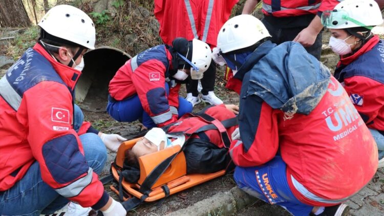 UMKE Görevlileri Sındırgı’da Tatbikat Gerçekleştirdi