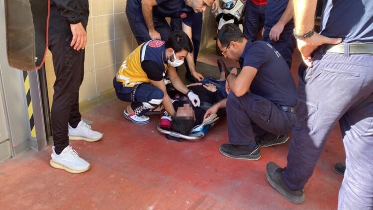 Ünalan İtfaiye İstasyonu Görevlileri Araç Çarpan Yaralı Yayaya İlk Yardım Yaptı!